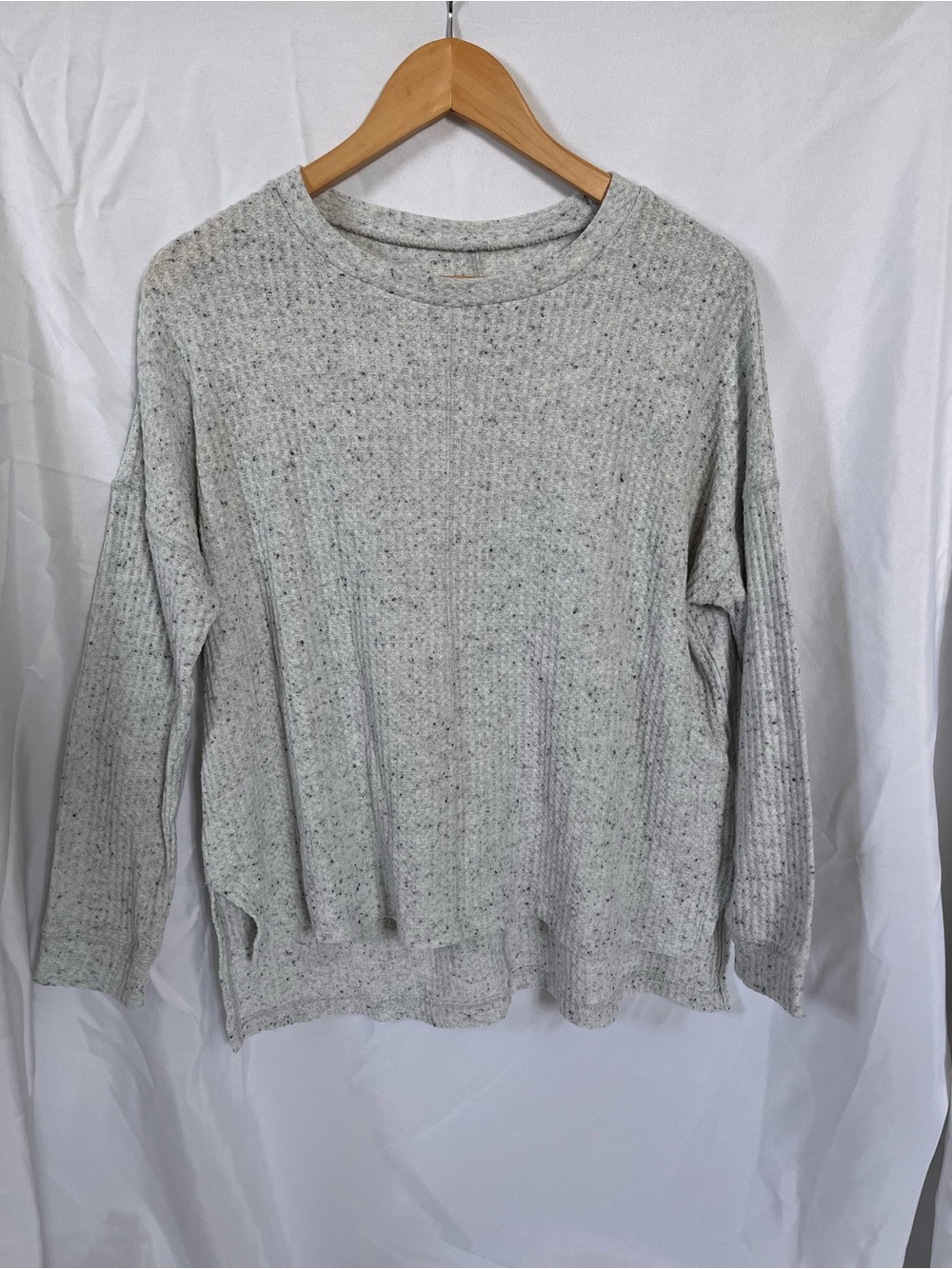 American Eagle Outfitters Light Gray Speckled Crewneck Sweater
